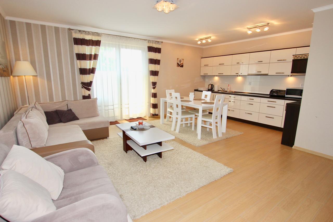 Apartamenty Bursztynowe Komnaty Darlowko Bagian luar foto